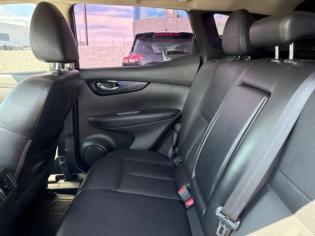 Used 2018 Nissan Rogue Sport SL FWD image 18