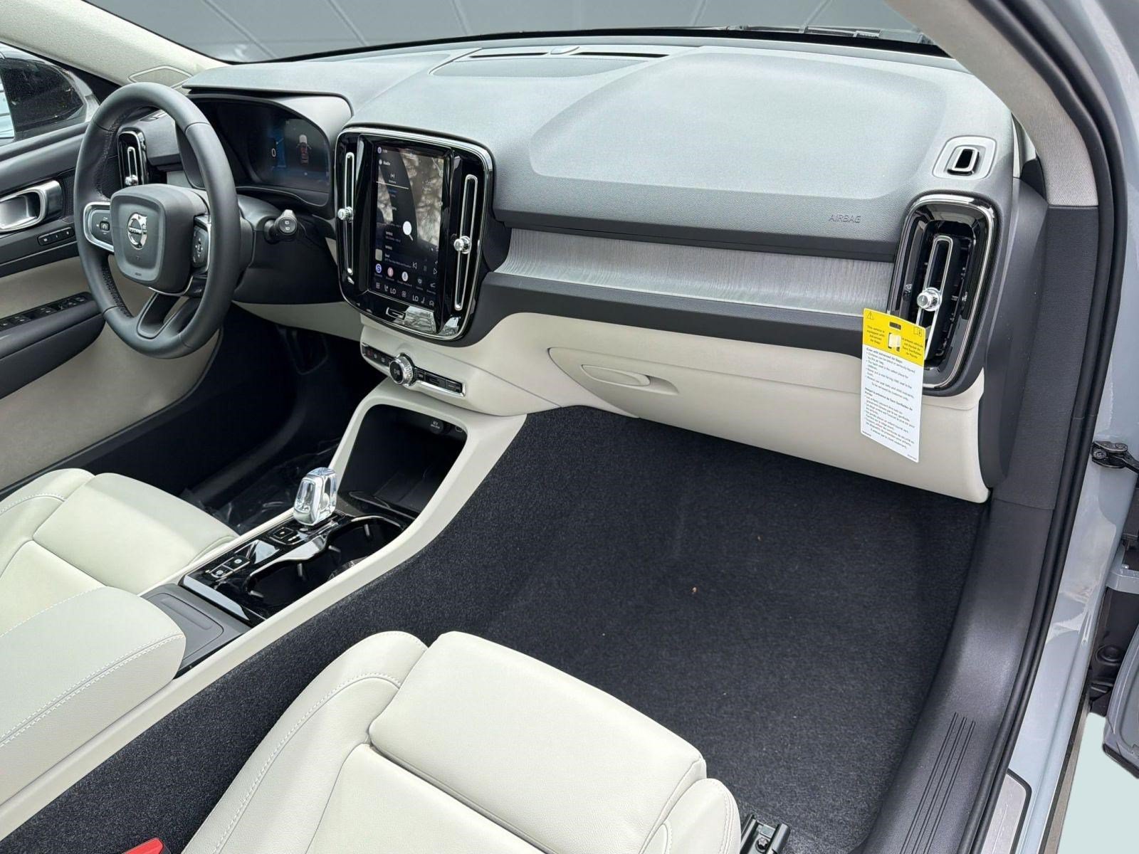 New 2026 Volvo XC40 B5 Plus w/ Protection Package Premier AWD/4WD image 29