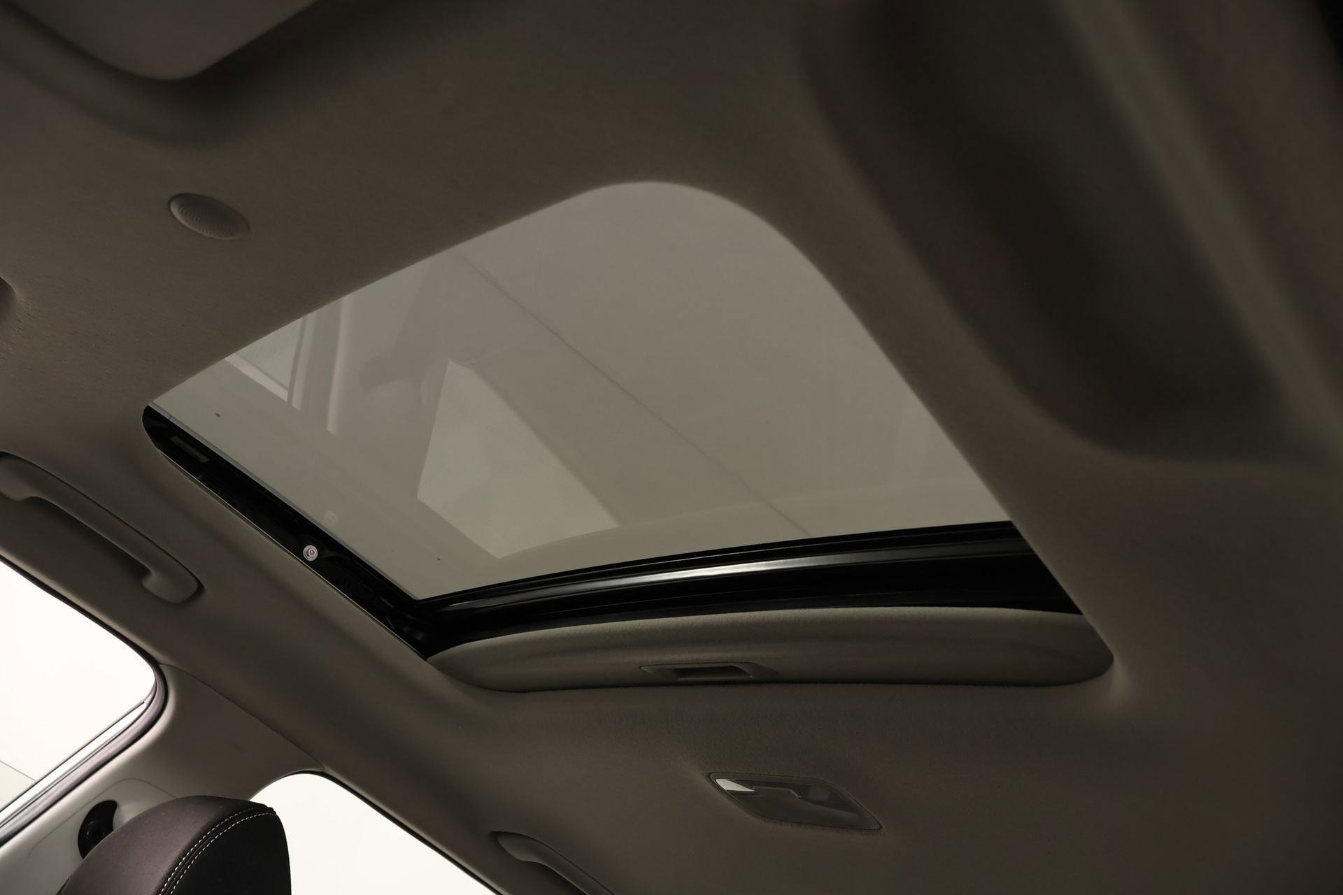 Used 2025 Hyundai Venue SEL image 14