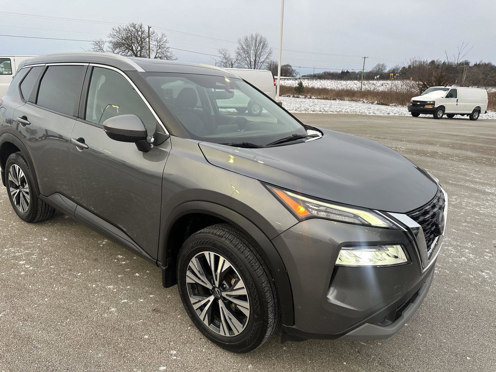 Used 2022 Nissan Rogue SV w/ SV Premium Package image 13