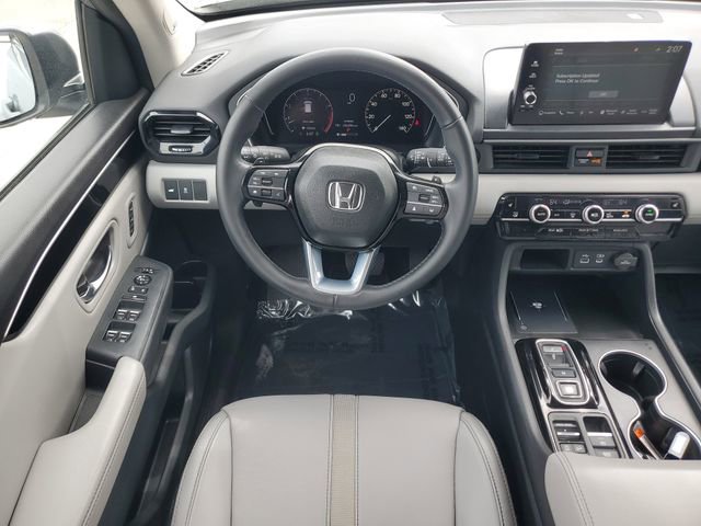 Used 2023 Honda Pilot Touring image 18