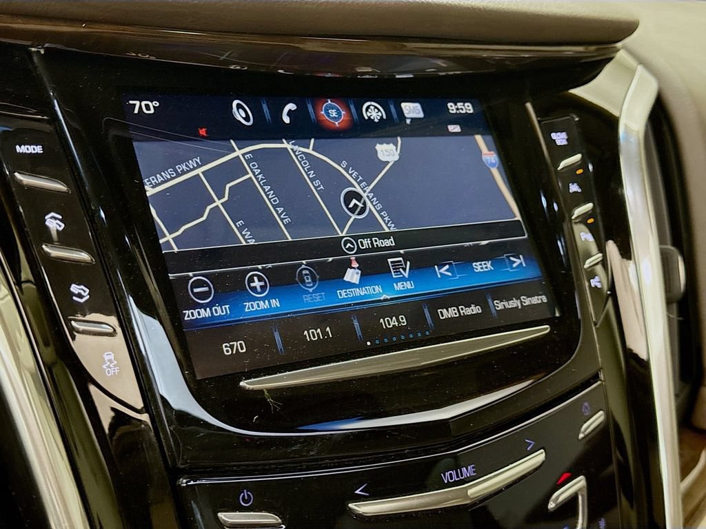 Used 2017 Cadillac Escalade ESV Luxury AWD/4WD image 13