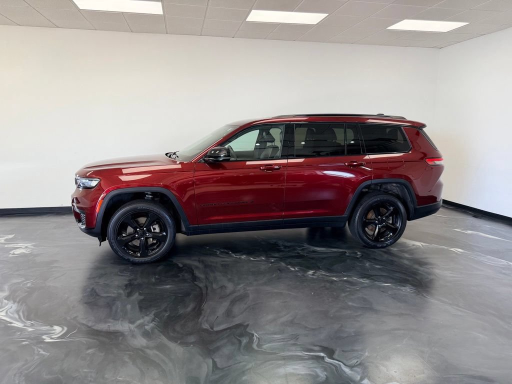 Used 2023 Jeep Grand Cherokee L Laredo AWD/4WD image 23