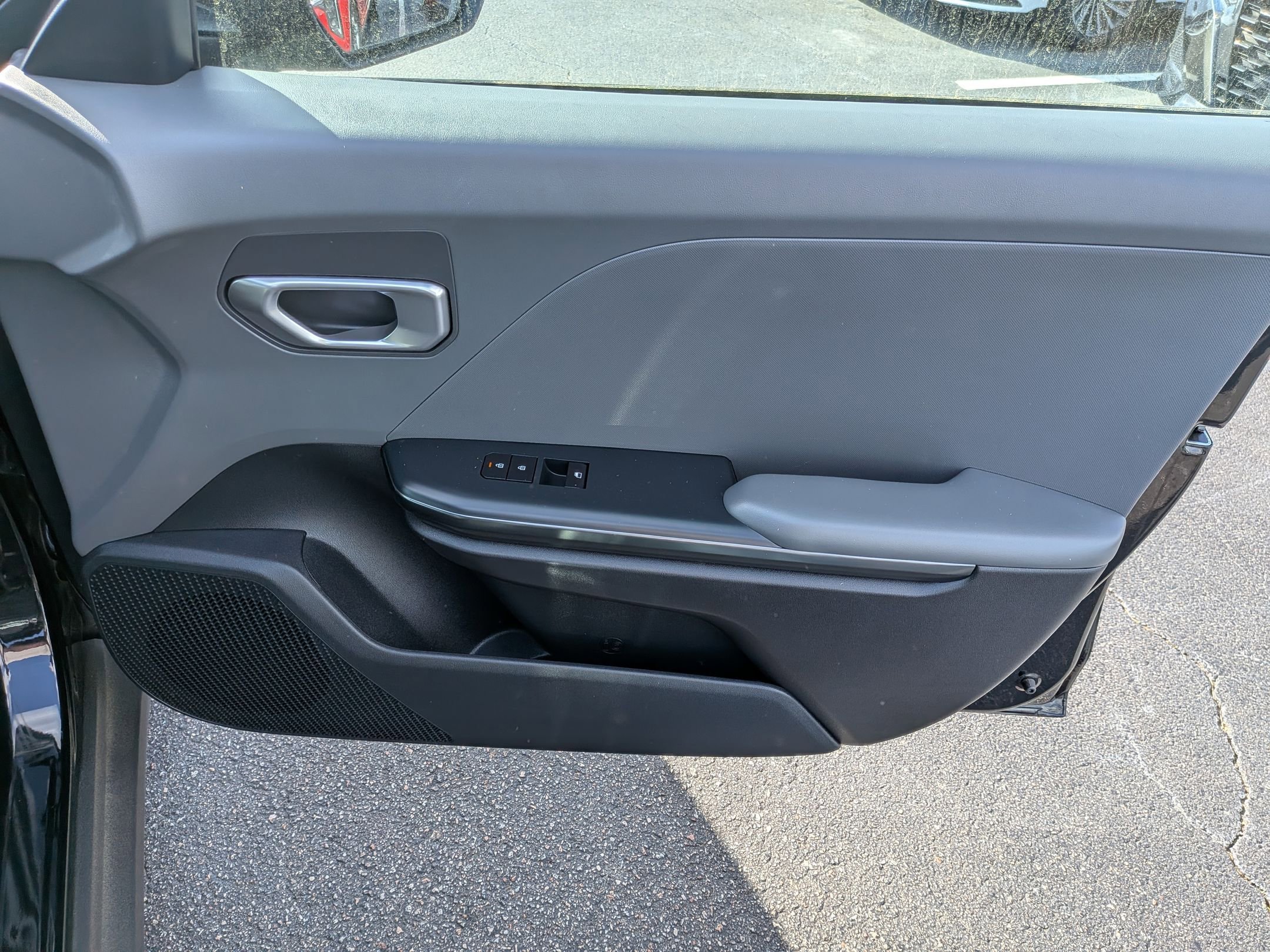 Used 2025 Kia K4 LXS image 32