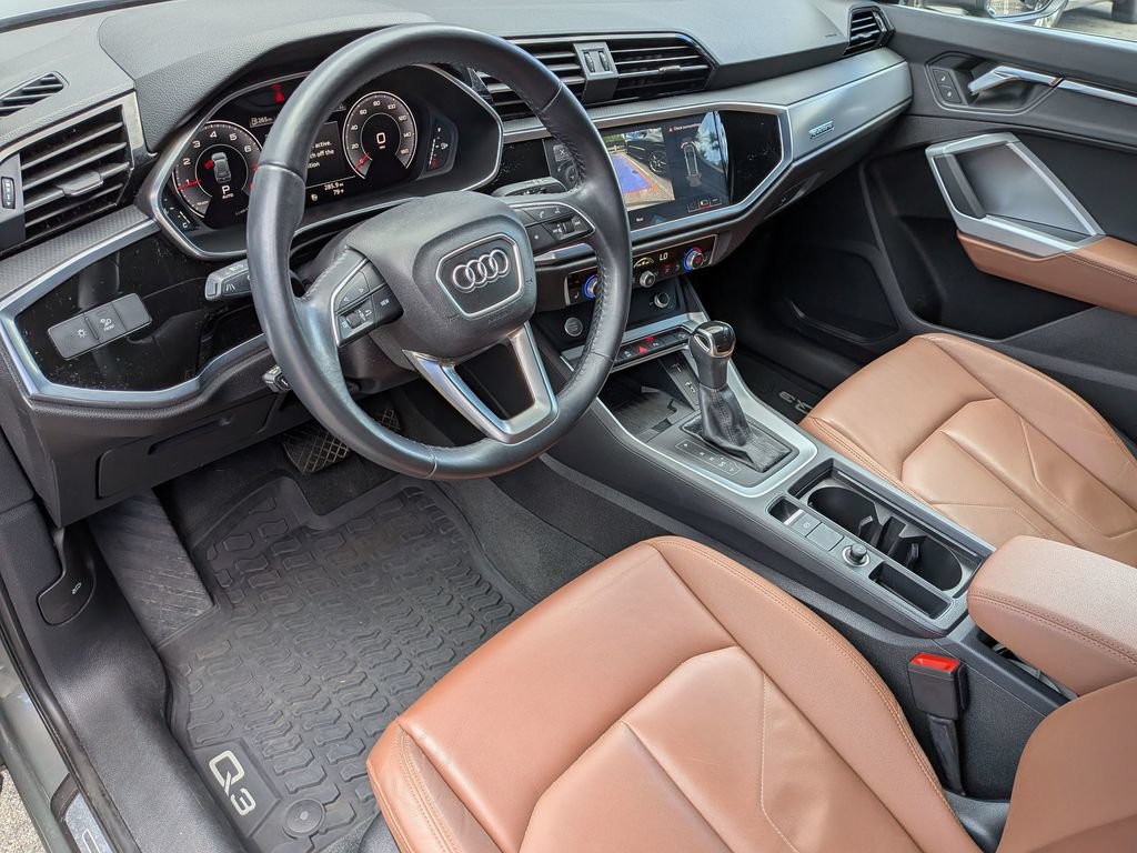 Used 2020 Audi Q3 2.0T Premium Plus w/ Premium Plus Package AWD/4WD image 11