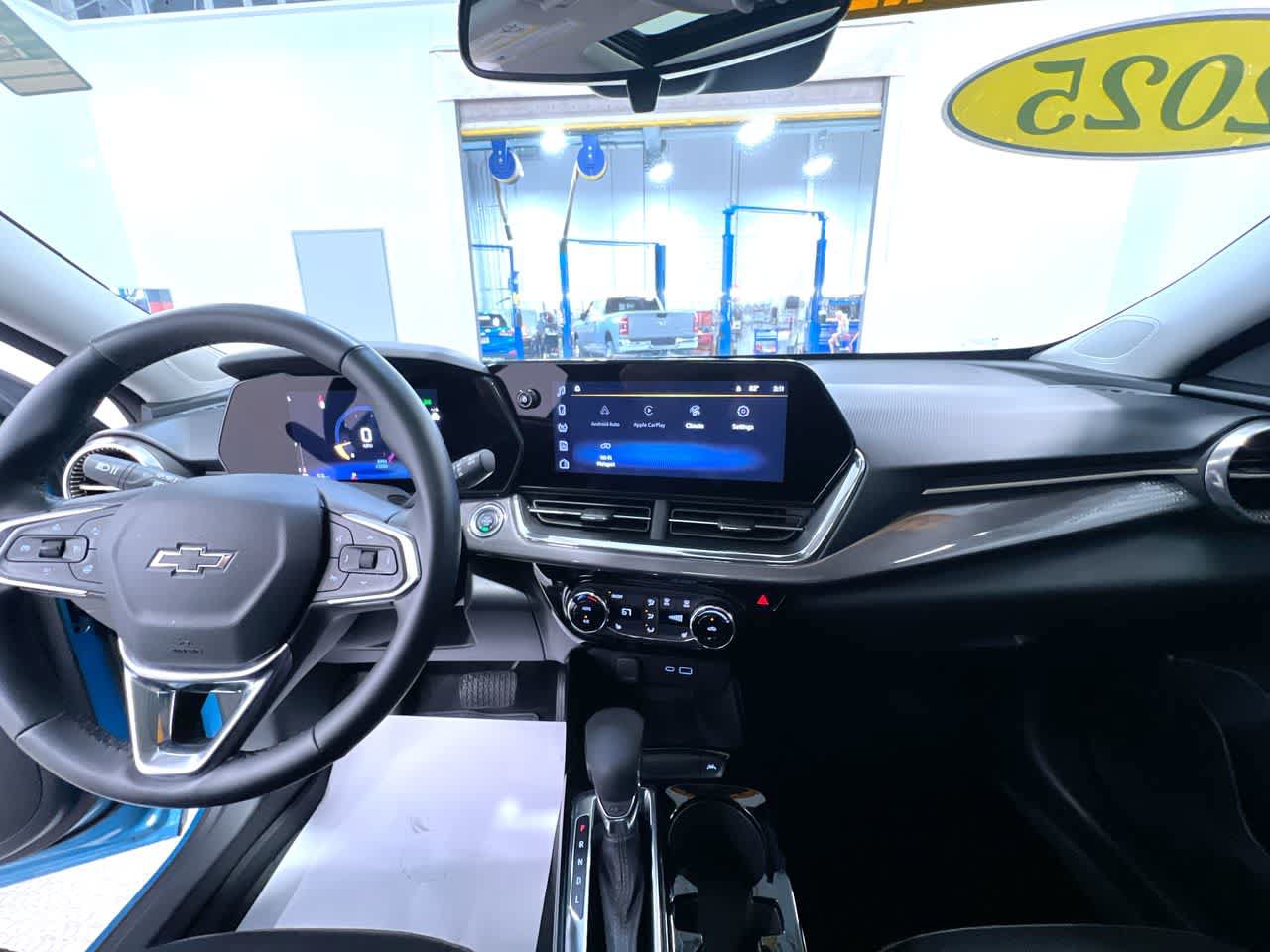 Used 2025 Chevrolet Trax ACTIV w/ Sunroof Package FWD image 23