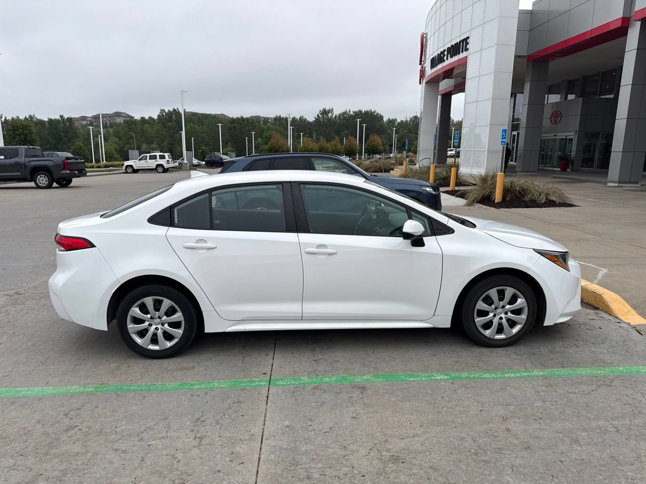 Used 2024 Toyota Corolla LE FWD image 7