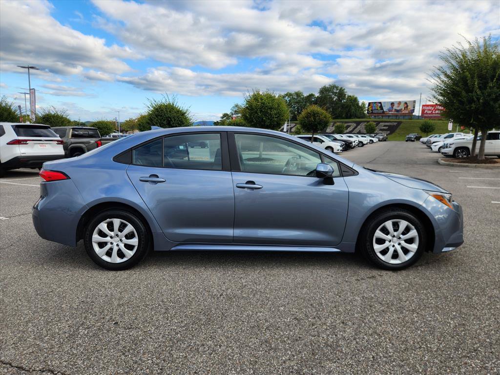 Certified 2025 Toyota Corolla LE FWD image 3