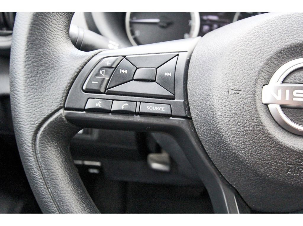 Used 2024 Nissan Kicks S image 13