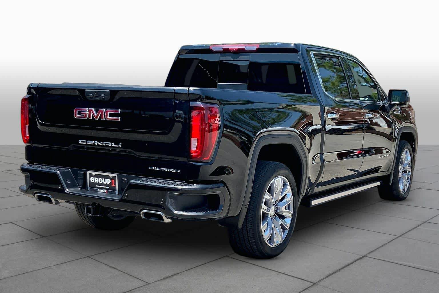 Used 2024 GMC Sierra 1500 Denali w/ Denali Reserve Package AWD/4WD image 13