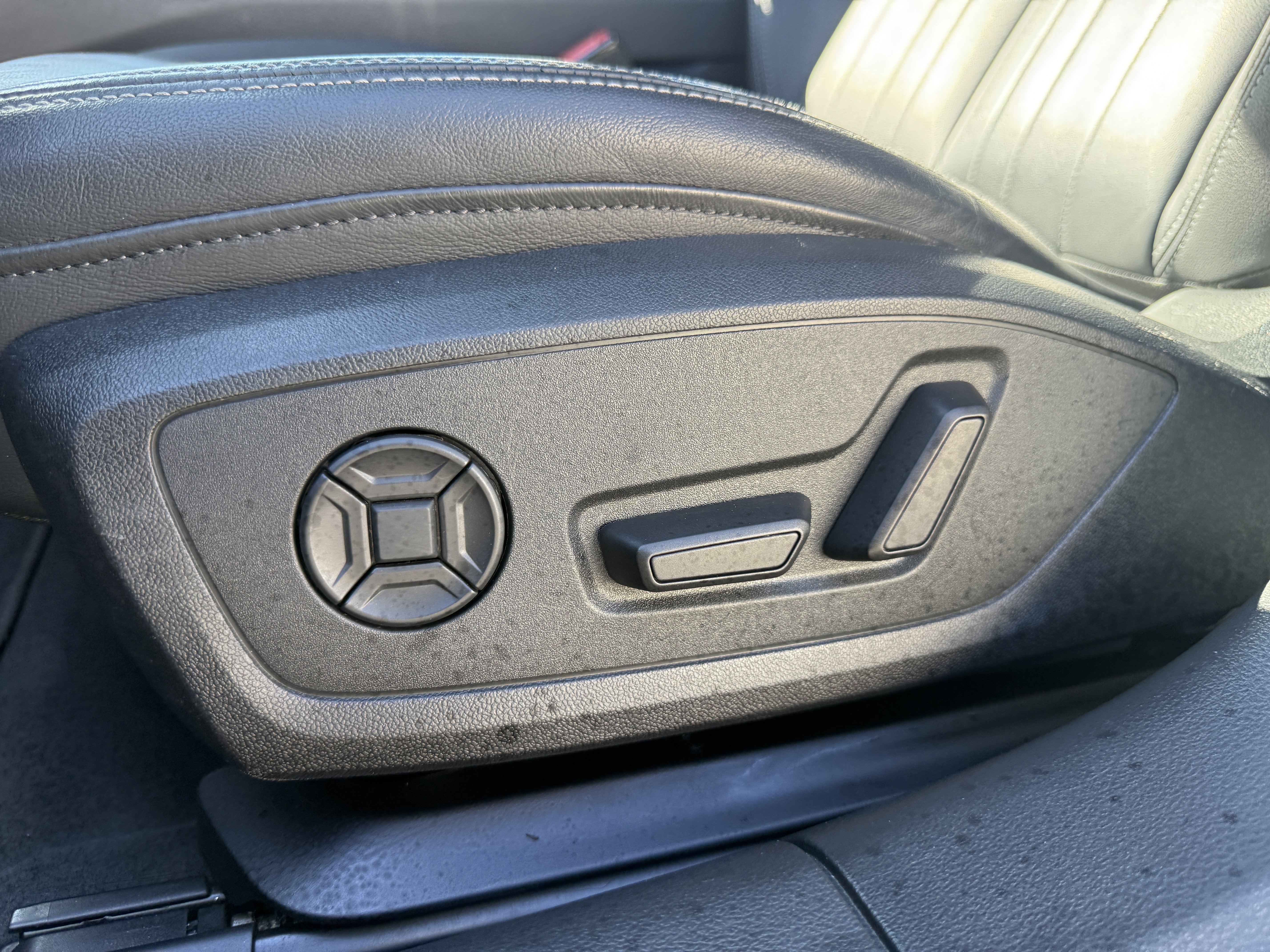 Used 2023 Audi A6 Premium image 26