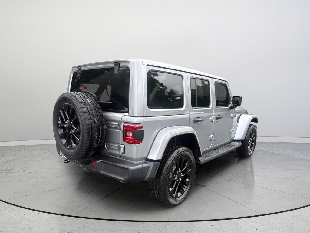 Used 2021 Jeep Wrangler Unlimited Sahara w/ Cold Weather Group AWD/4WD image 7