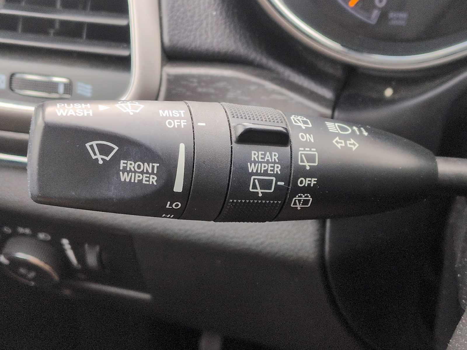 Used 2018 Jeep Grand Cherokee Limited image 24