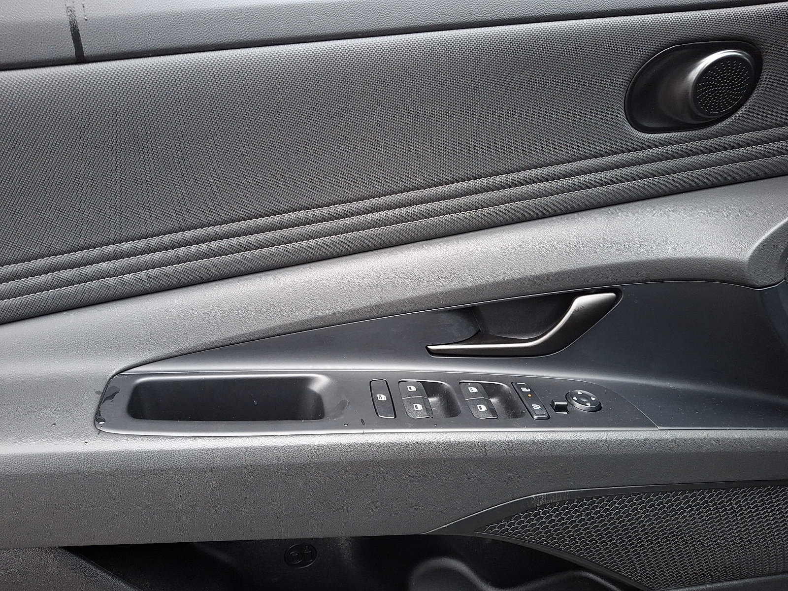 Certified 2025 Hyundai Elantra Sport FWD image 12