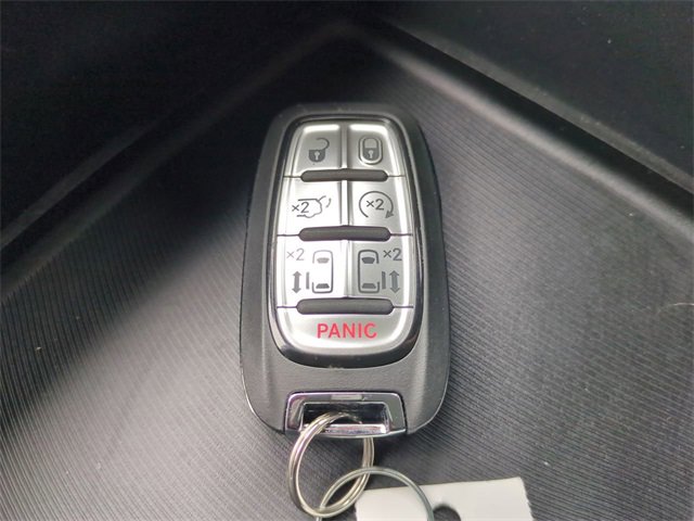 New 2026 Chrysler Pacifica Select image 30