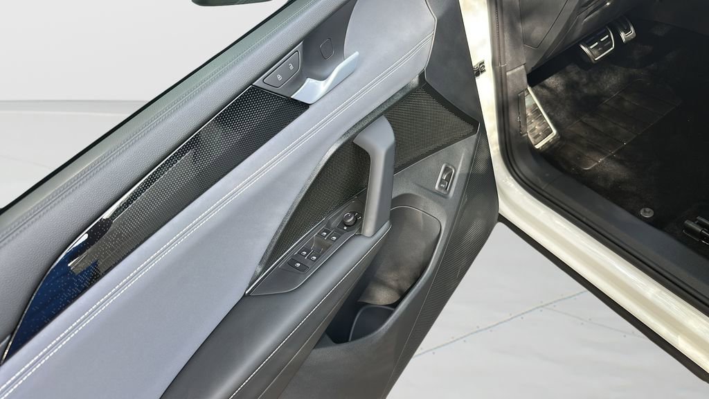 New 2026 Volkswagen Tiguan SE R-Line image 12