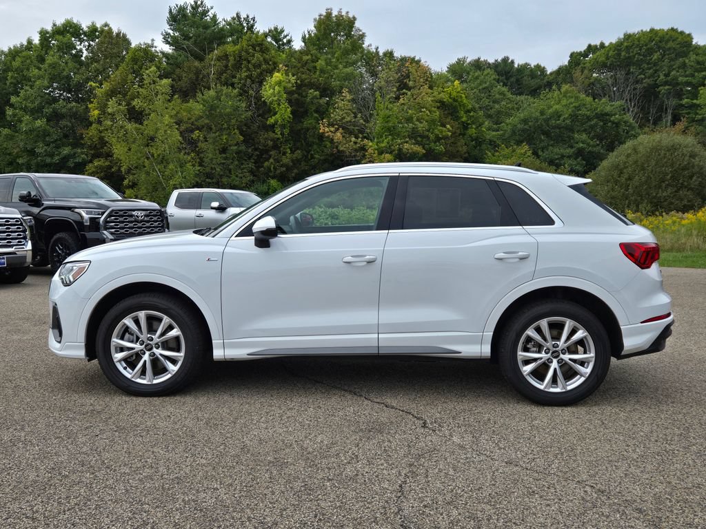 Used 2025 Audi Q3 2.0T Premium AWD/4WD image 2