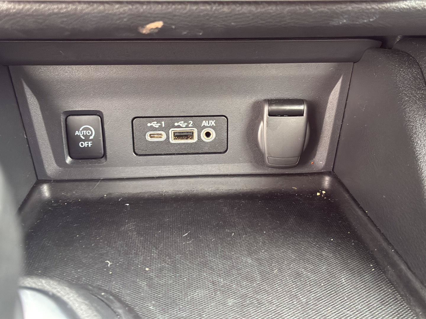Used 2025 Nissan Sentra SV w/ All-Weather Package FWD image 15