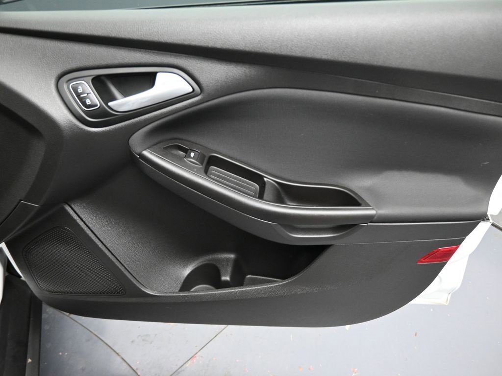 Used 2018 Ford Focus SE image 27