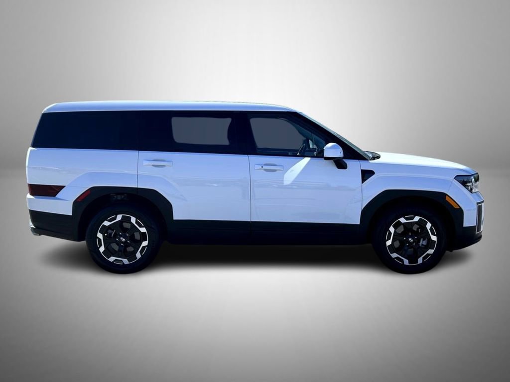 Used 2025 Hyundai Santa Fe SE image 4