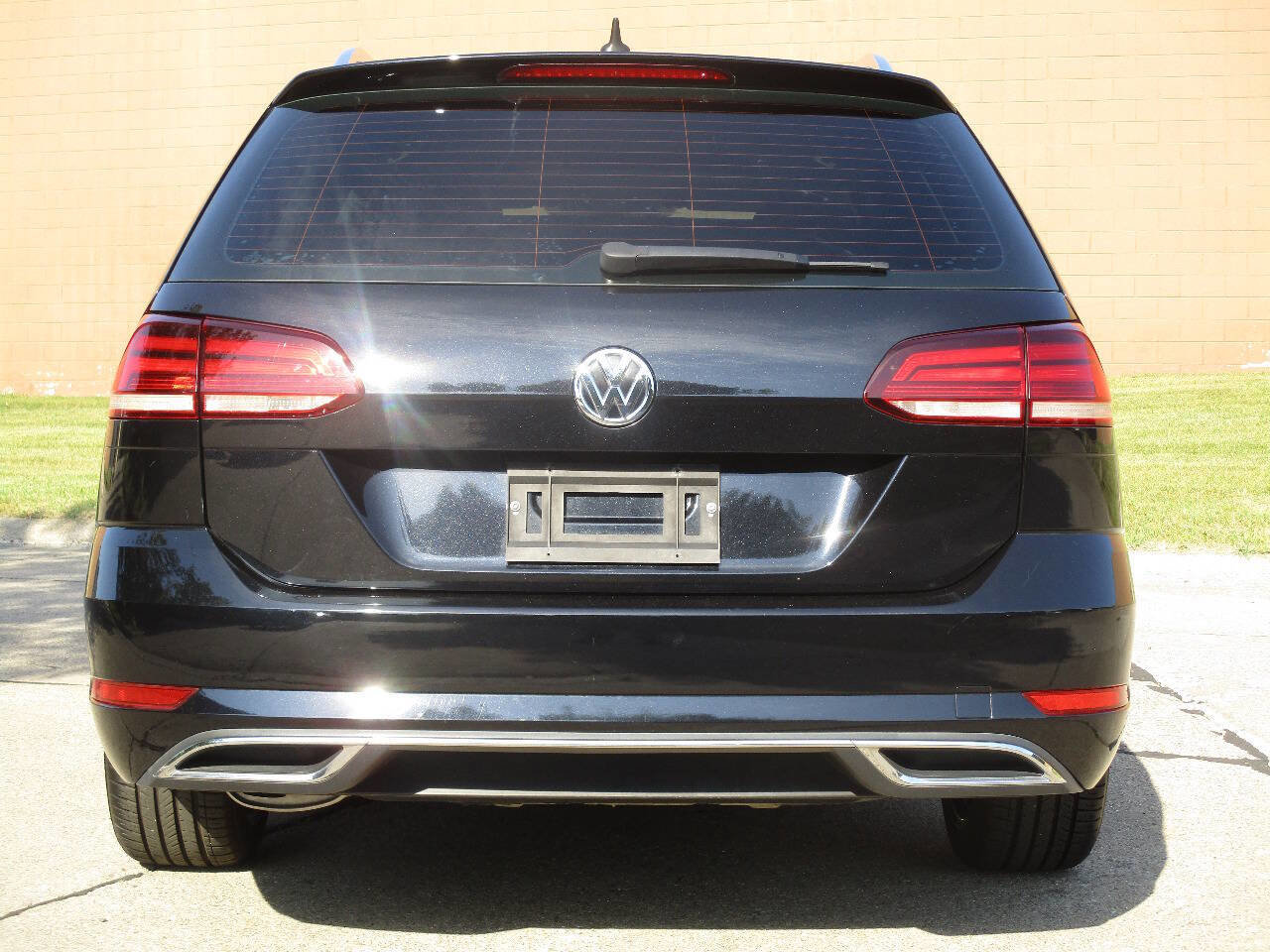 Used 2018 Volkswagen Golf SEL FWD image 34