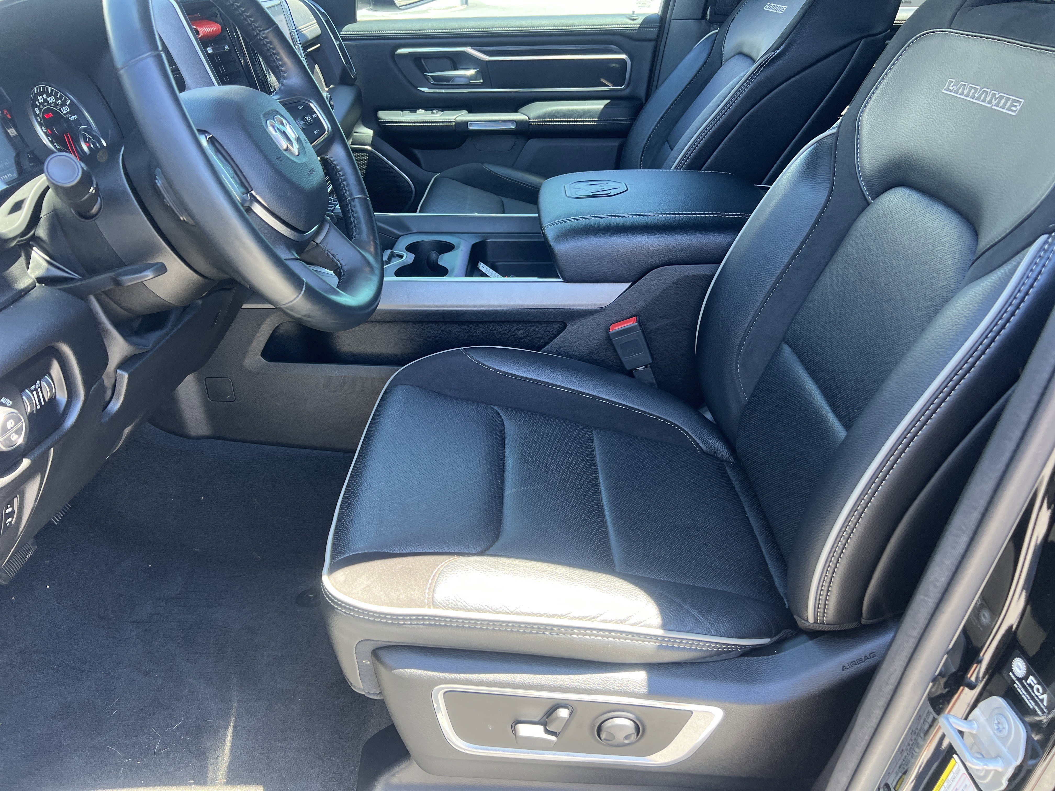 Used 2023 RAM 1500 Laramie AWD/4WD image 11