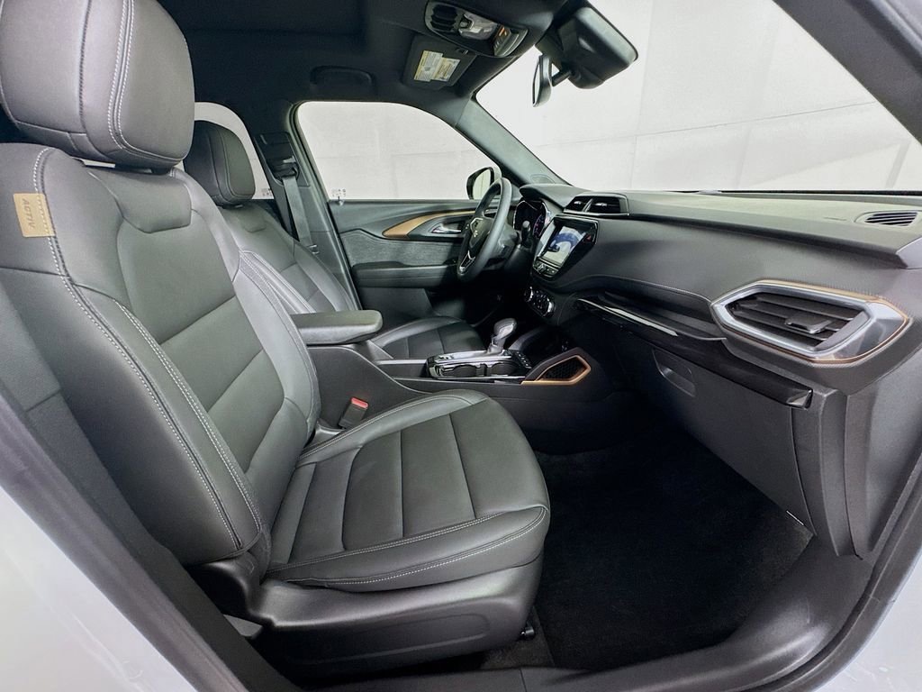 Used 2023 Chevrolet TrailBlazer ACTIV w/ Sun and Liftgate Package image 35