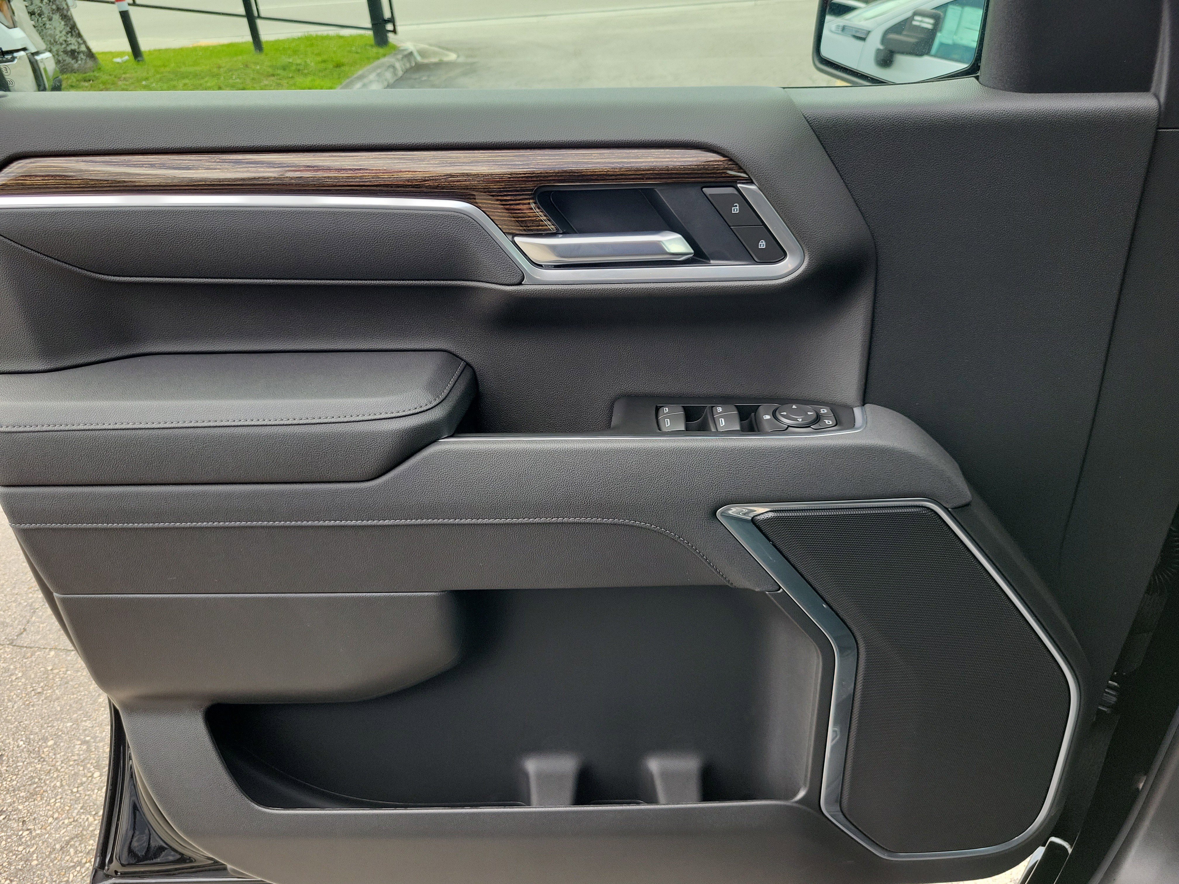 Used 2026 GMC Sierra 1500 Elevation image 23