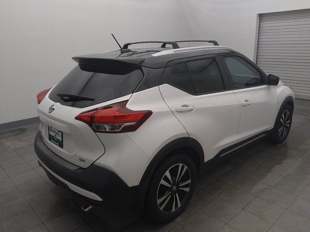 Used 2018 Nissan Kicks SR w/ Premium Package FWD image 9