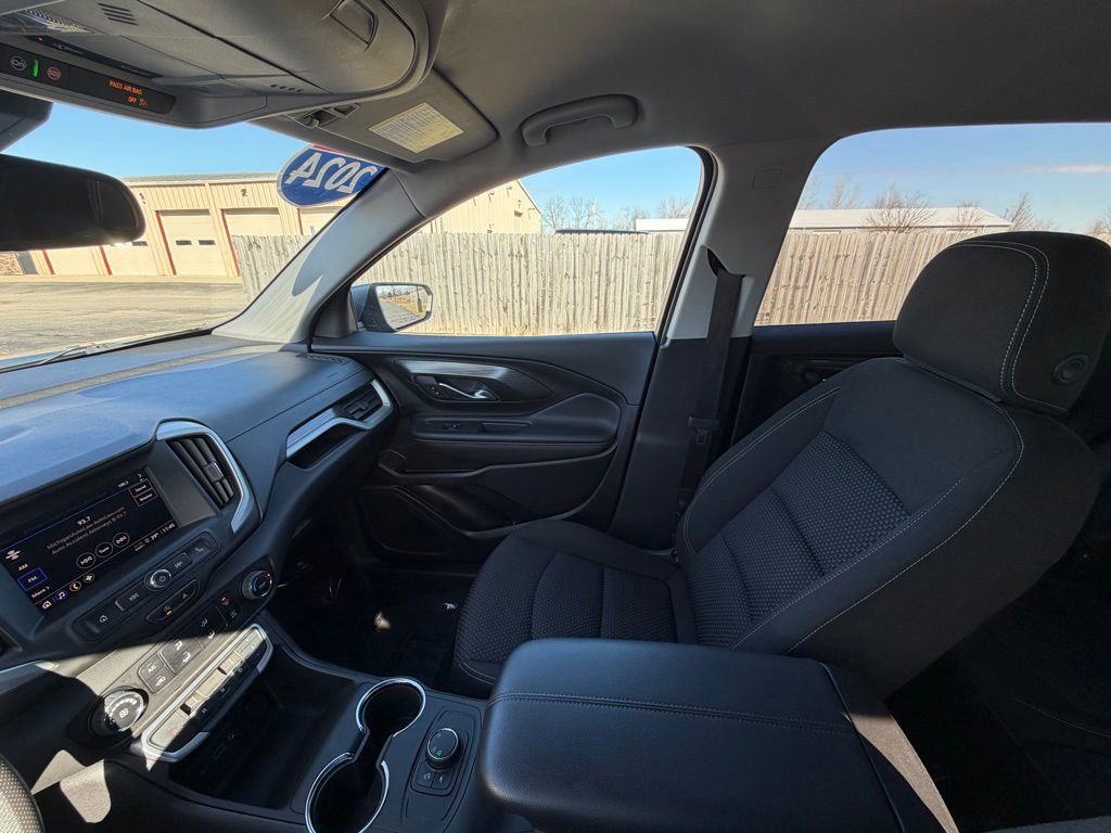Used 2024 GMC Terrain SLE image 14