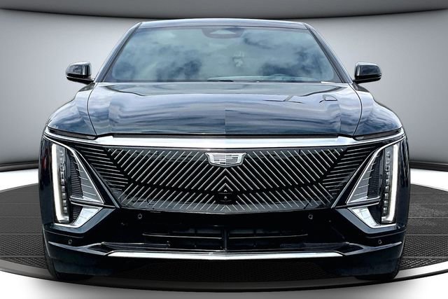 Used 2024 Cadillac Lyriq Luxury w/ LPO, Floor Liner Package AWD/4WD image 2