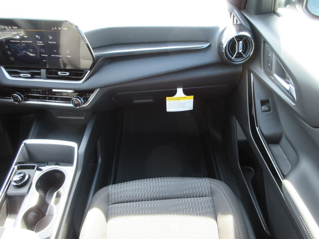 New 2026 Chevrolet Equinox LT w/ LPO, Floor Liner Package AWD/4WD image 16