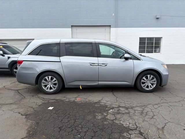 Used 2016 Honda Odyssey SE image 4