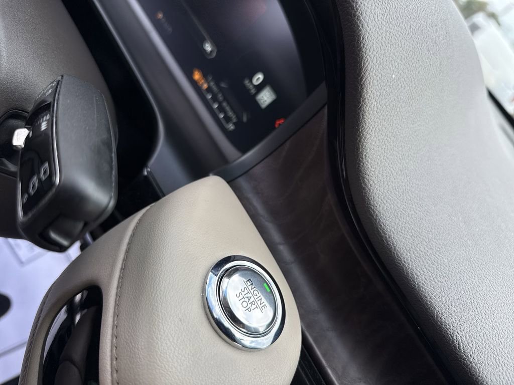 Used 2022 Lincoln Aviator Reserve w/ Equipment Group 201A image 17