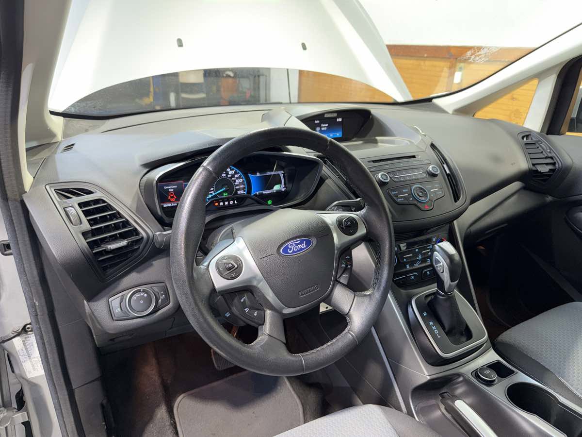 Used 2017 Ford C-MAX Energi SE FWD image 17