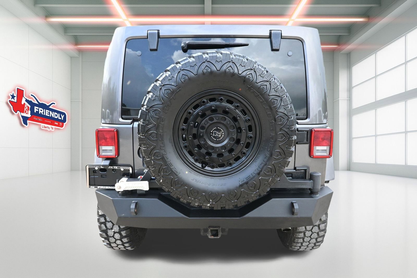 Used 2016 Jeep Wrangler Unlimited Sahara w/ Connectivity Group image 30