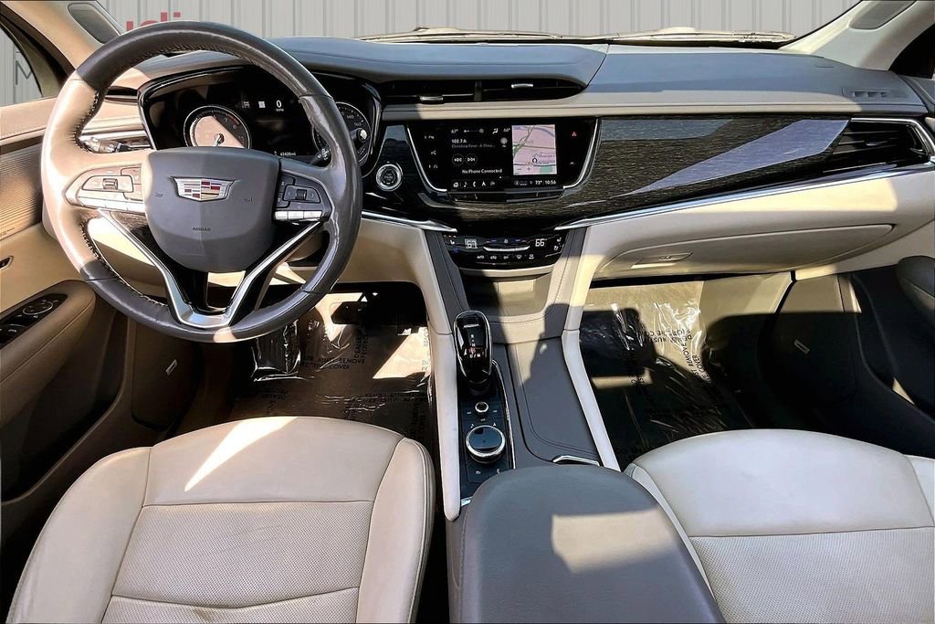Used 2022 Cadillac XT6 Premium Luxury w/ Technology Package image 7