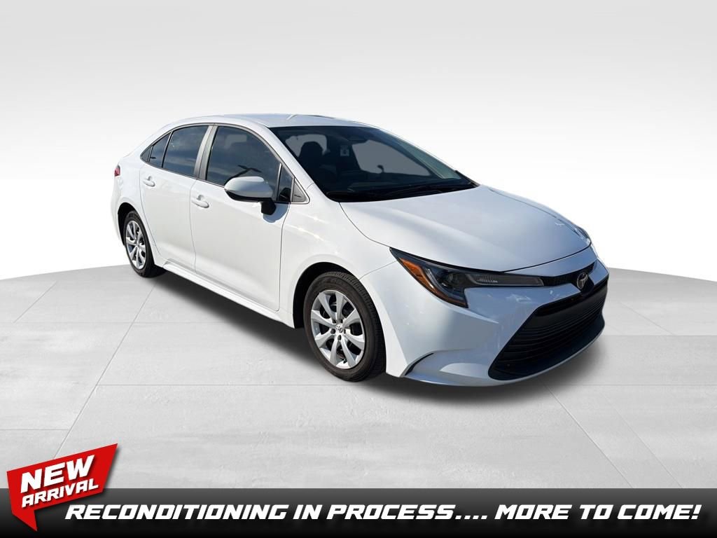 Used 2024 Toyota Corolla LE FWD image 1