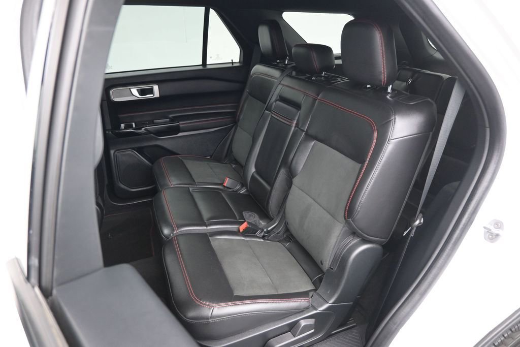 Used 2022 Ford Explorer ST-Line RWD image 17