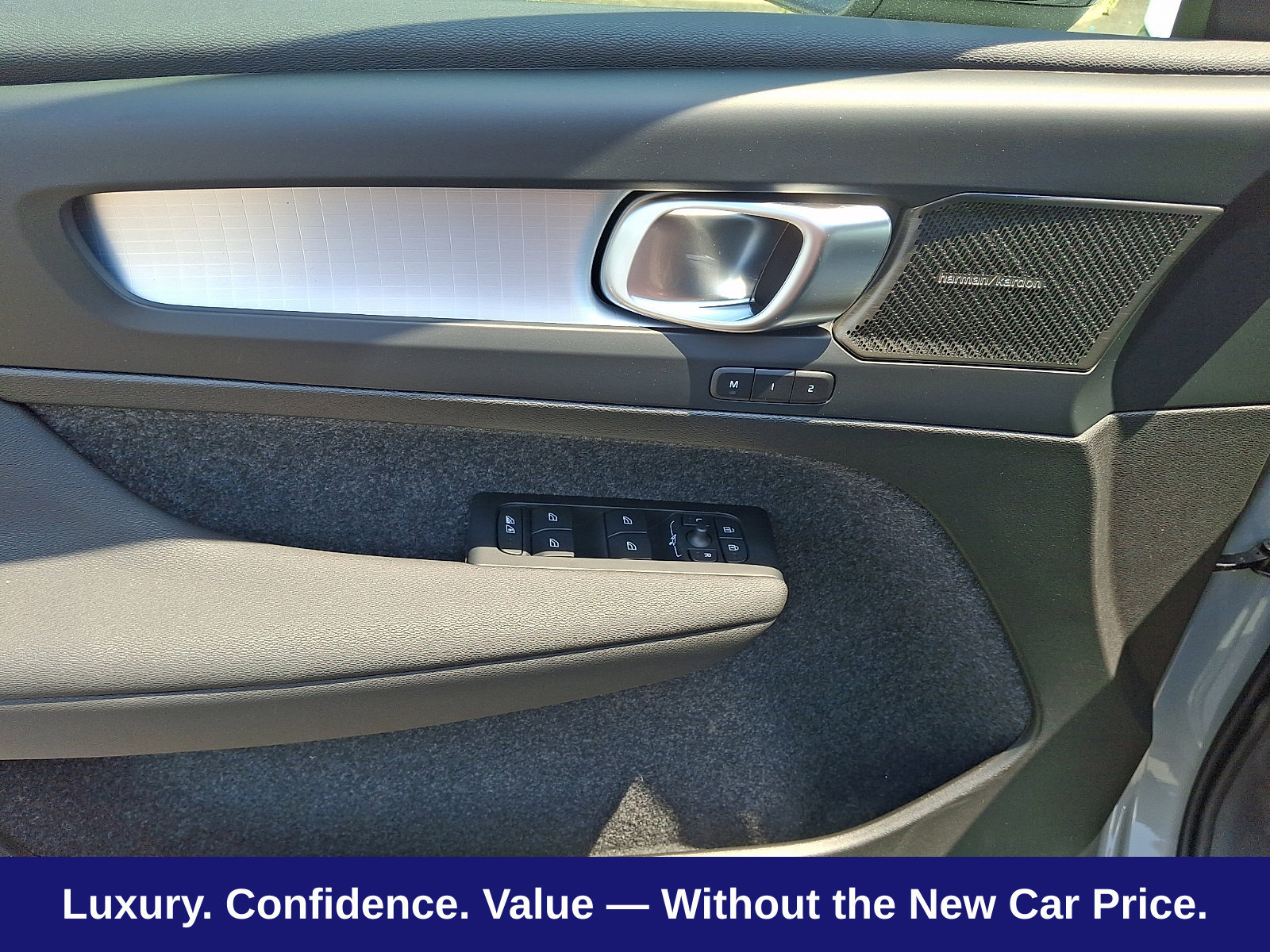 New 2026 Volvo XC40 B5 Ultra w/ Protection Package Premier AWD/4WD image 9