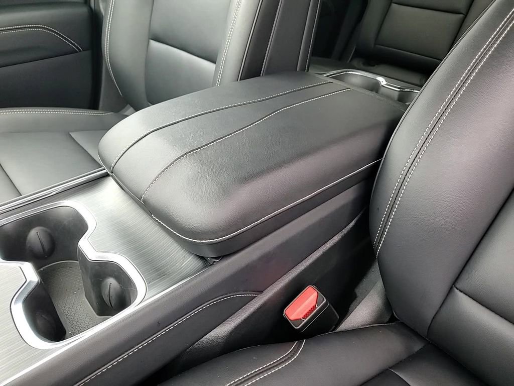 Used 2024 GMC Acadia Elevation image 21