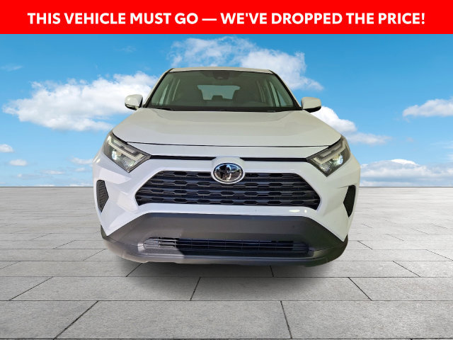 Used 2023 Toyota RAV4 LE FWD image 3