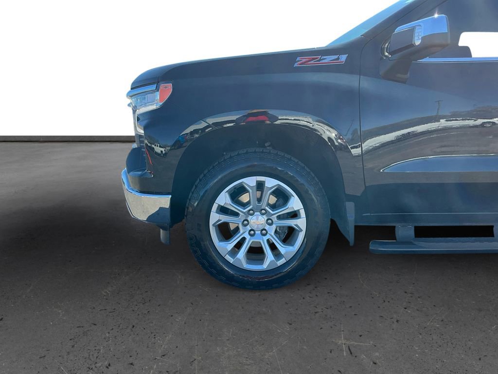 Used 2025 Chevrolet Silverado 1500 LTZ image 13