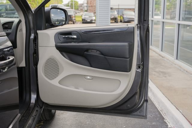 Used 2017 Dodge Grand Caravan SE w/ Power Window Group image 26