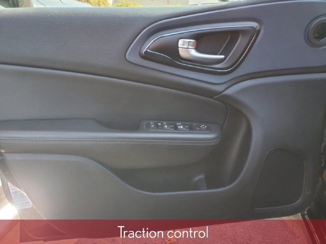 Used 2015 Chrysler 200 S w/ Comfort Group FWD image 24