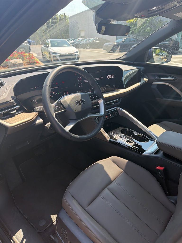 Certified 2025 Audi Q5 Premium w/ Convenience Package AWD/4WD image 11