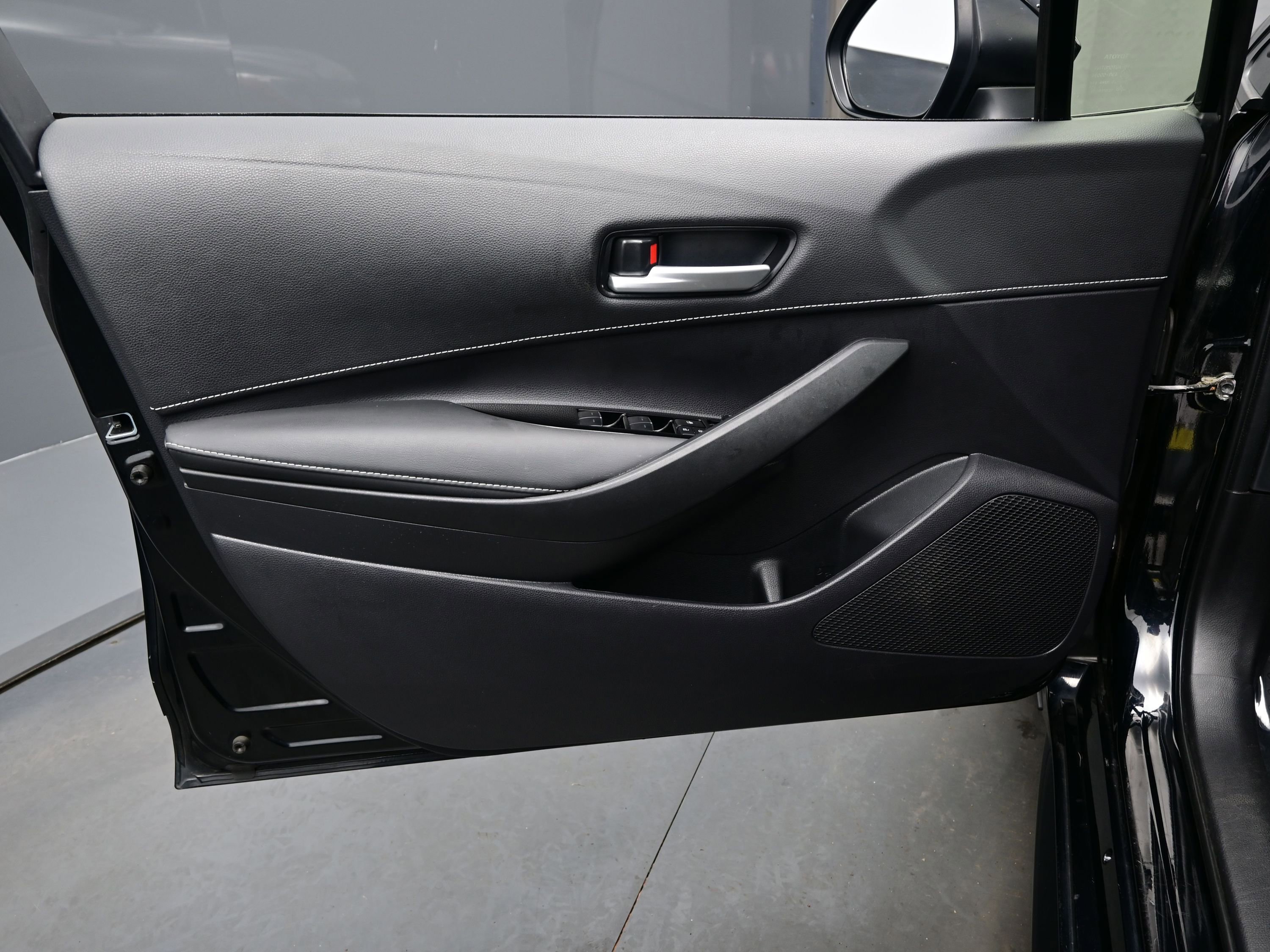 Used 2022 Toyota Corolla SE image 9