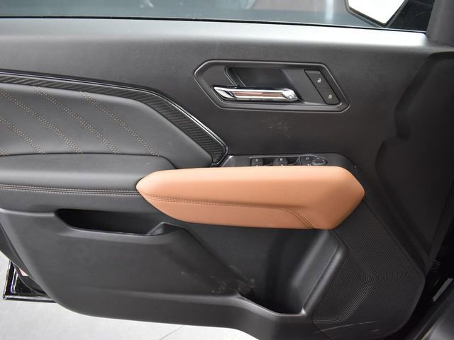 Used 2025 GMC Canyon AT4 image 24