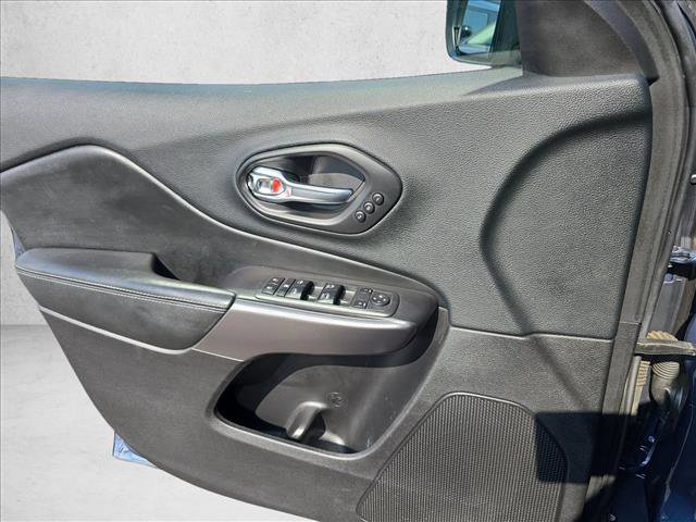 Used 2020 Jeep Cherokee Limited AWD/4WD image 27