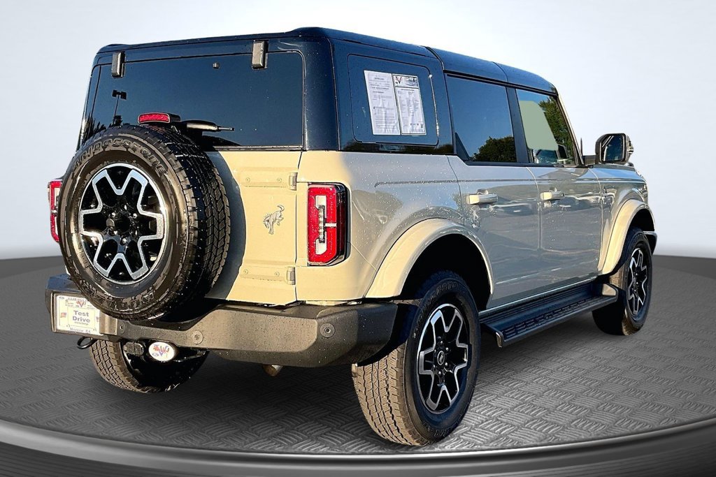 Used 2025 Ford Bronco Outer Banks AWD/4WD image 7
